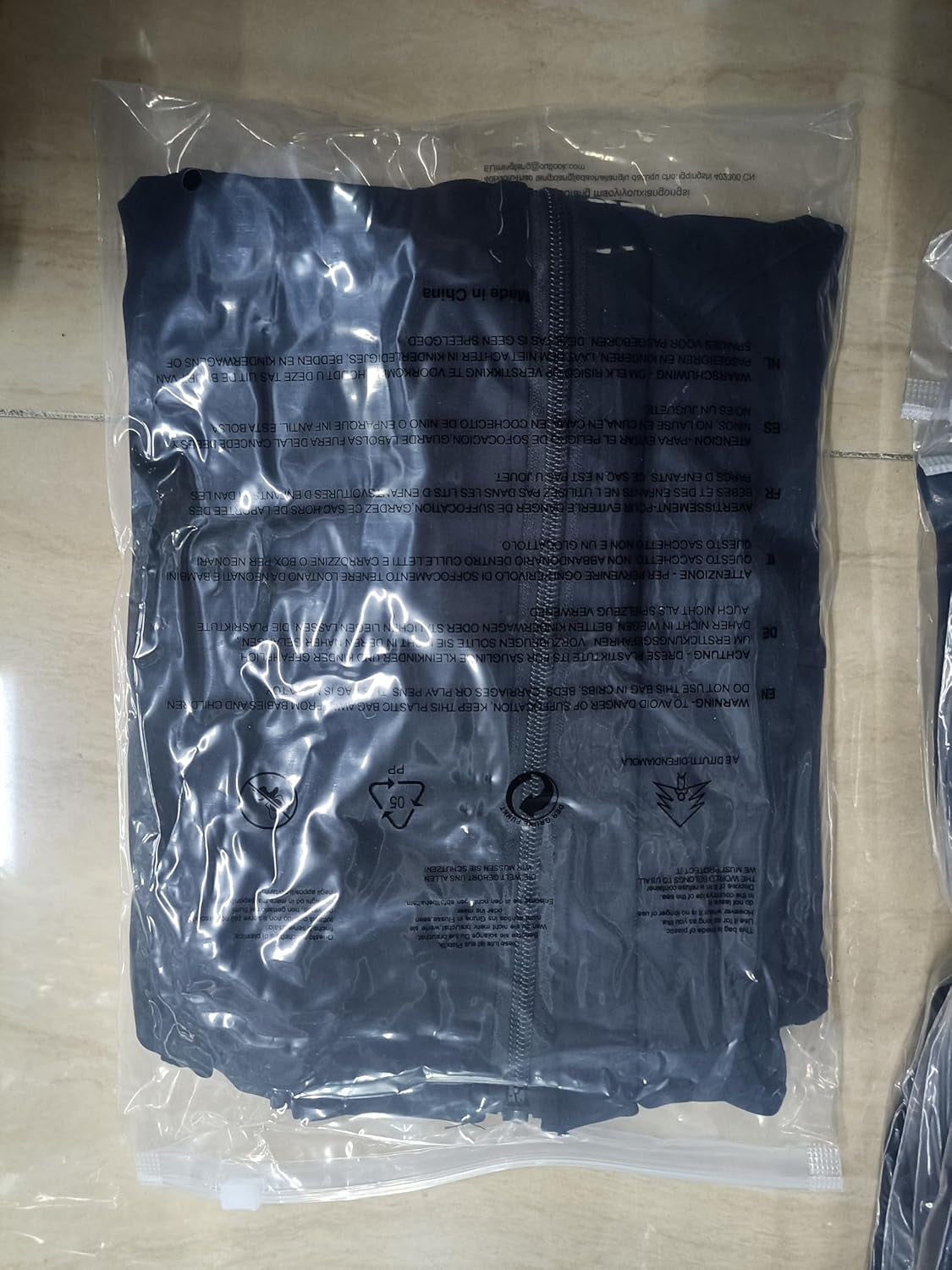 Womens Gym Tops Long Sleeve Sports T-Shirt Fitness Workout Yoga Crop Tops Ladies Running Tee Shirts Half Zip Breathable Activewear with Thumb Holes